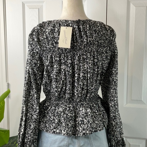 Universal Thread - Women's Long Sleeve Peplum Blouse - Picture 4 of 12